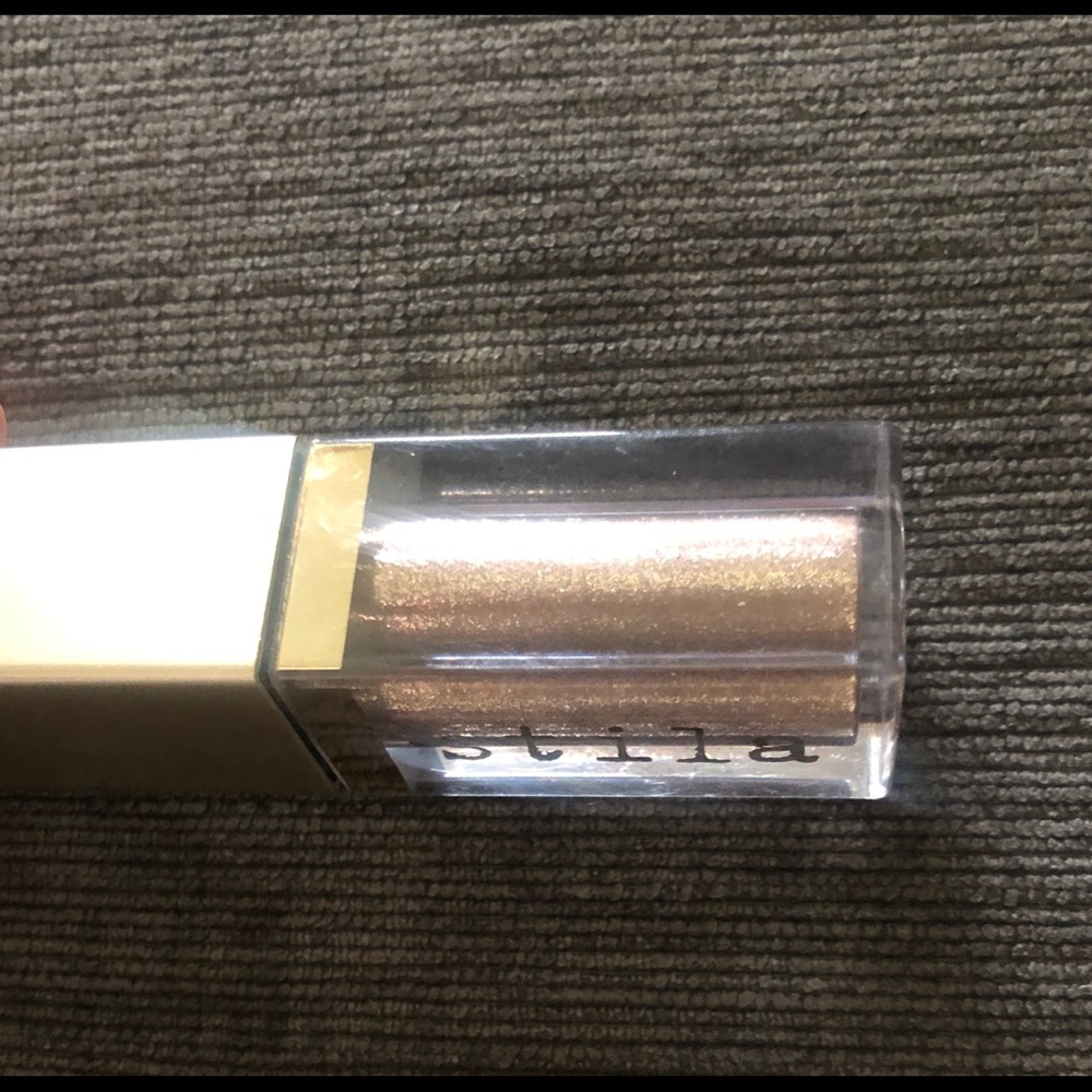 STILA GLITTER & GLOW EYESHADOW IN SMOKY STORM